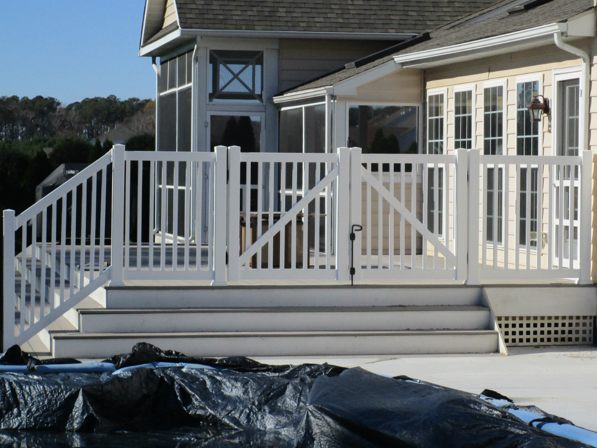216_deck-railing-white-vinyl Railings - Forrest Fencing