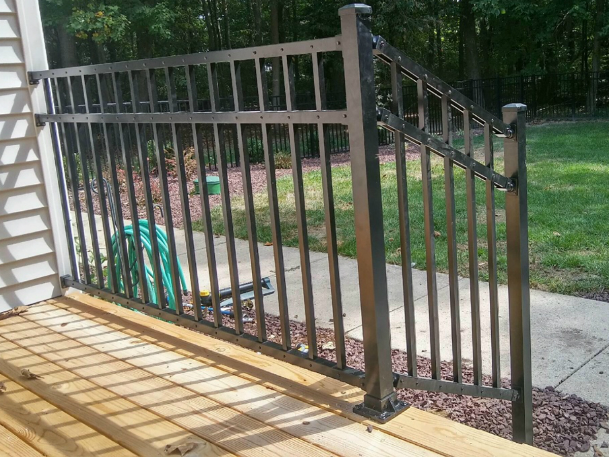 218_straight-step-railing-black-aluminum-bonilla-flush Railings - Forrest Fencing