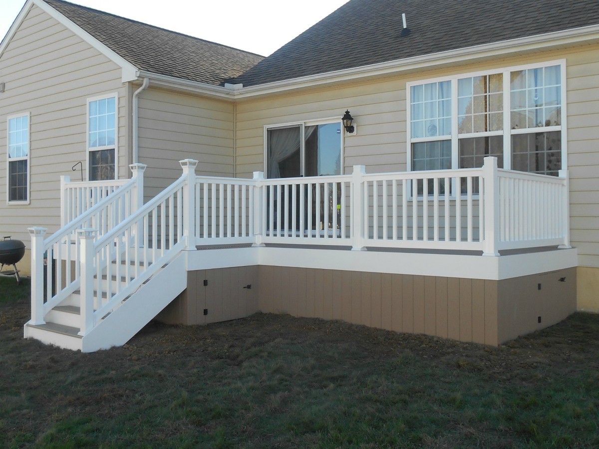 276_leftwich-deck-1 Deck Choices - Forrest Fencing