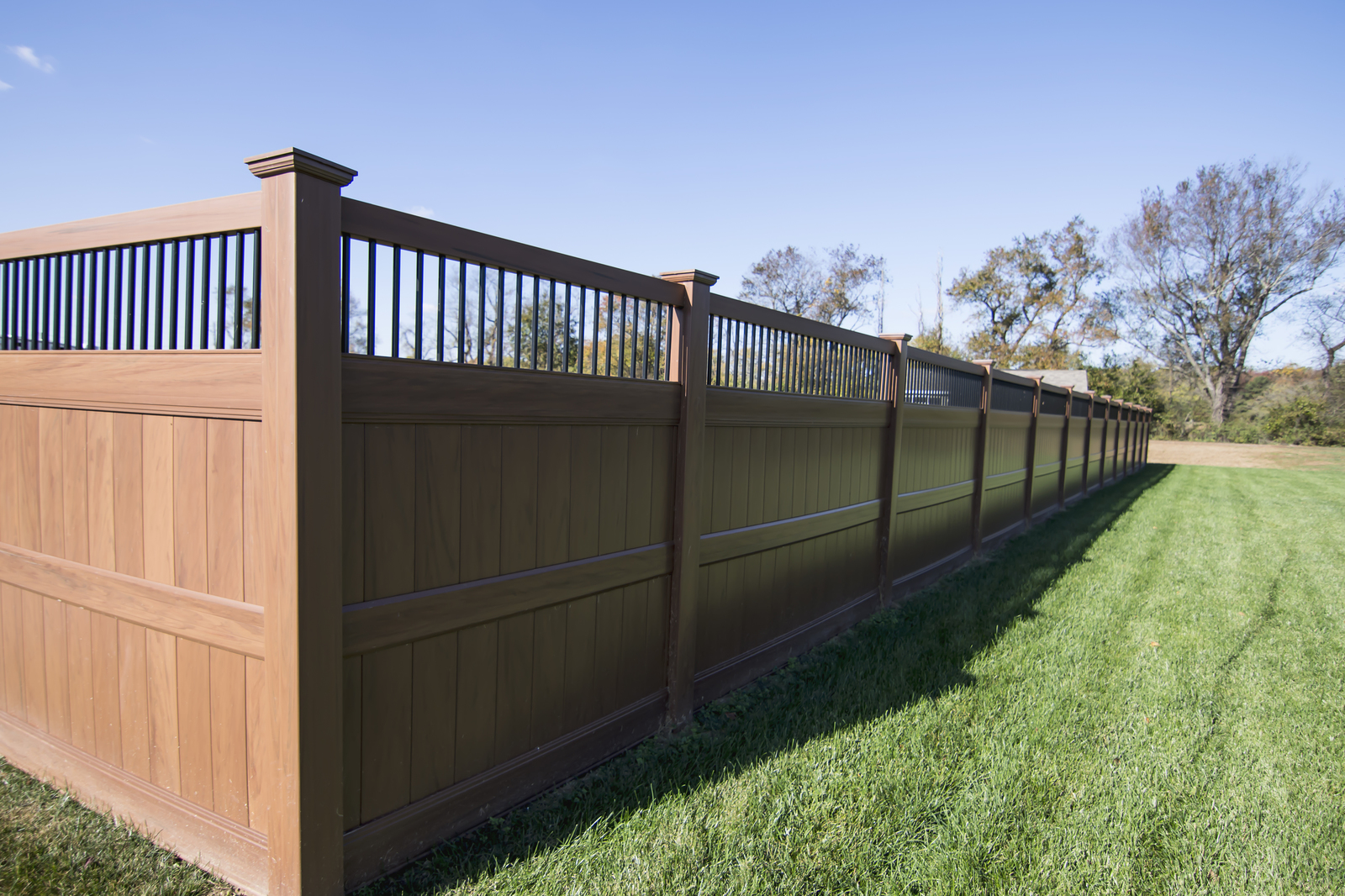 105_privacy-mocha-walnut-with-black-spindles-penndel-with-optional-mid-rail Vinyl - Forrest Fencing